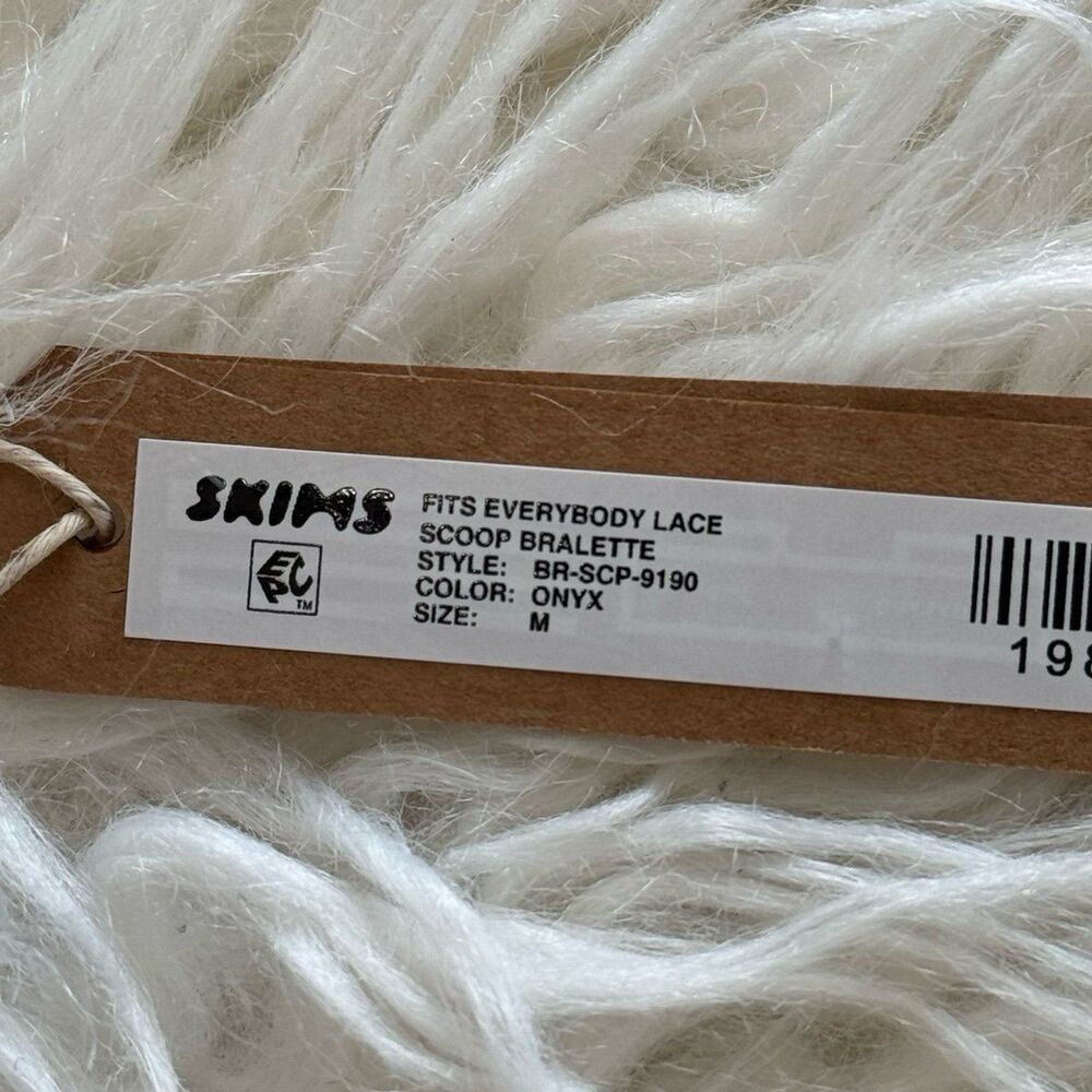 NWT SKIMS Black Lace Trim Bralette - Size Medium, Black - Picture 8 of 8